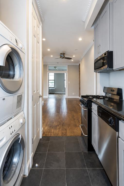 Photo - 722 Tenth Avenue (49th & 50th St), #2C Unidad 2C