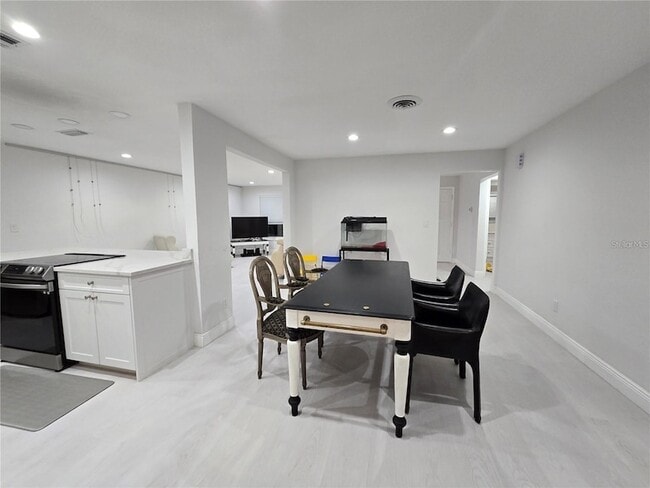 Photo - 1028 Chinaberry Rd