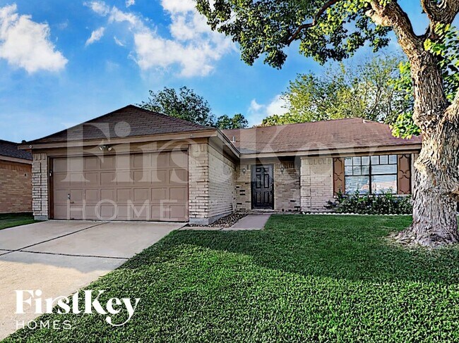 Building Photo - 10507 Village Trail Dr