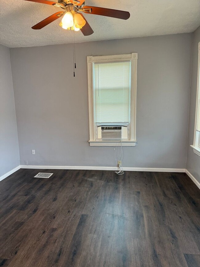 215 Courtland Ave Unidad 215 Courtland- 1 st fl