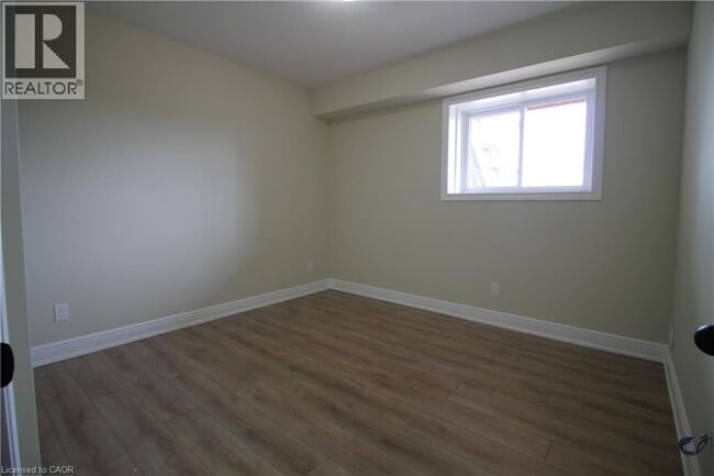Photo - 1395 Bleams Rd