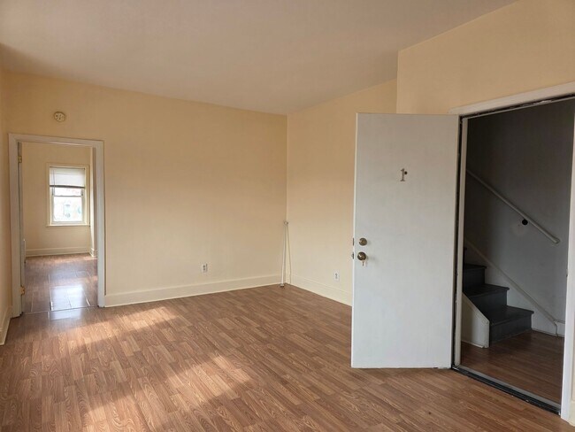 Photo - 100 N Franklin St Unit 1