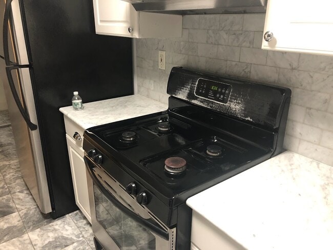 Building Photo - 15 North Beacon St Unit 204