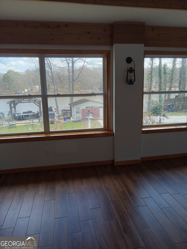 Photo - 148 W James Cir