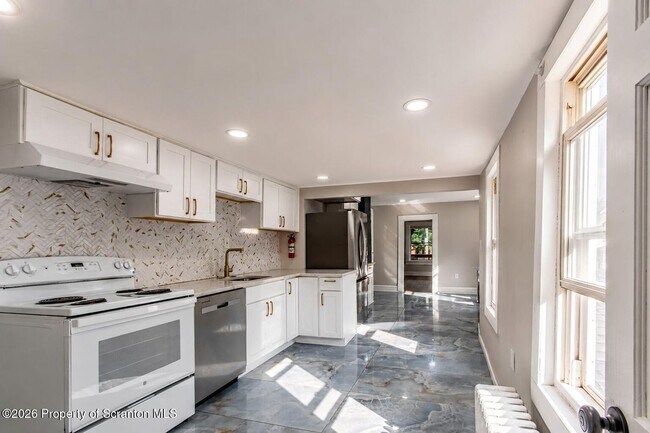 Photo - 1729 Sanderson Ave Unit 1729