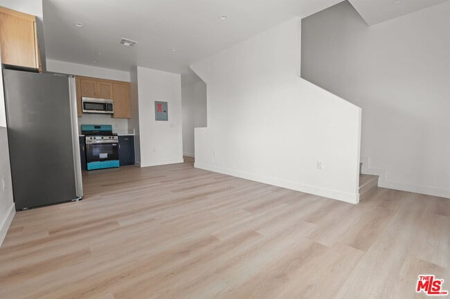 Photo - 1265 Browning Blvd Unidad 1/2