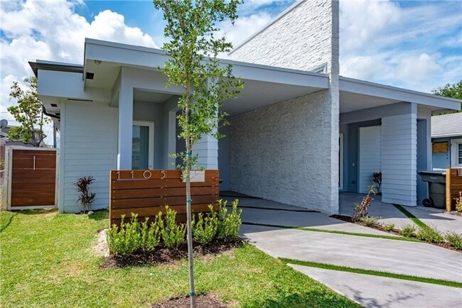 Photo - 1105 NE 2nd Ave