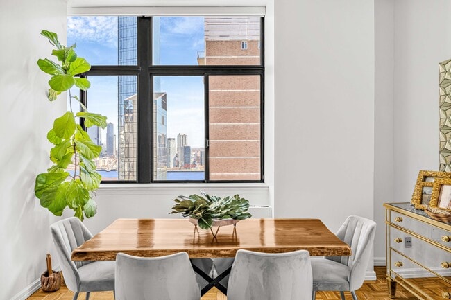 Photo - 310 E 46th St