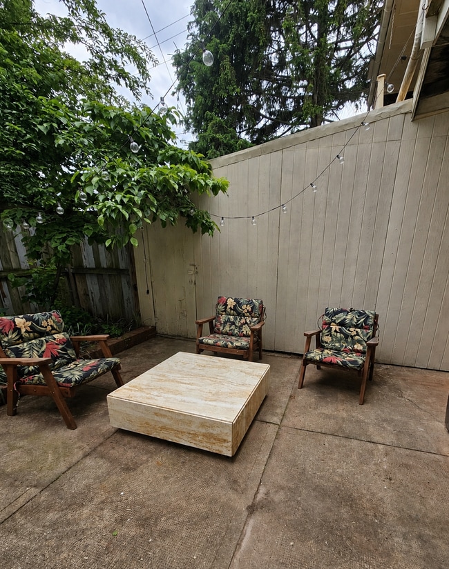 Photo - 136 W 2nd St