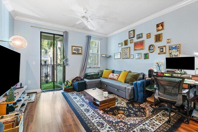 Building Photo - 533 NE 3rd Ave Unit 313 Rental