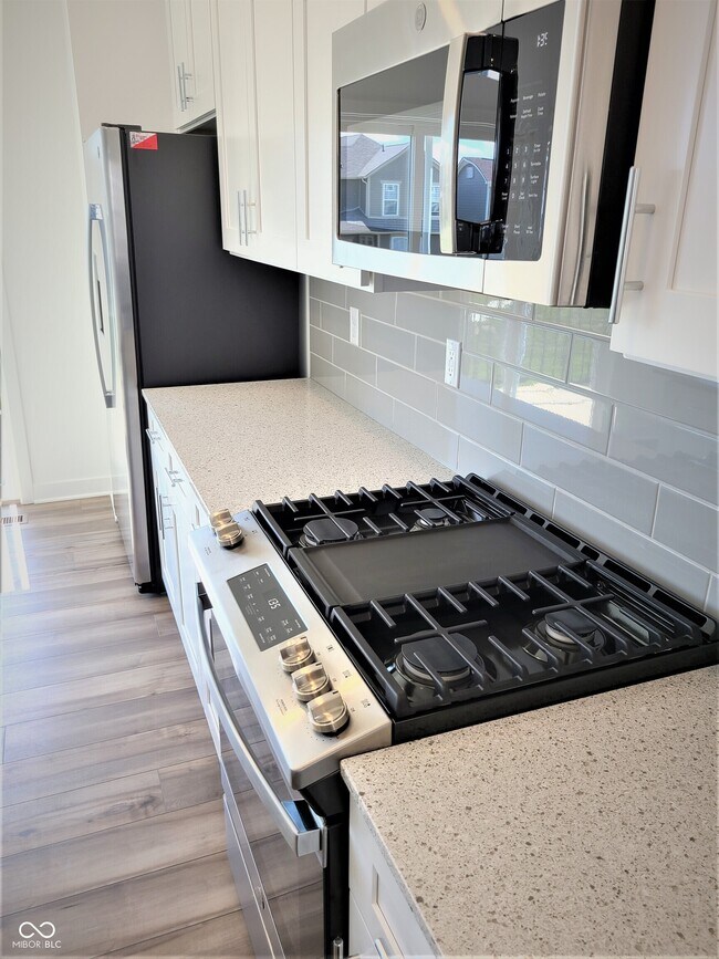 Photo - 6935 Adalene Ln