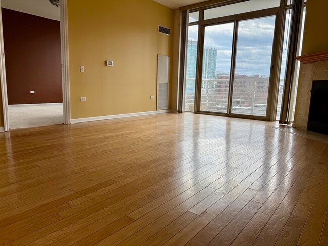 Photo - 1515 S Prairie Ave Unit 617