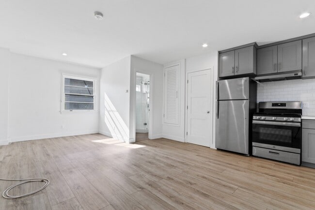 Photo - 814-818 2nd Street