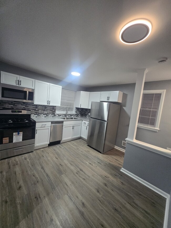 Photo - 70 N Laverne Ave