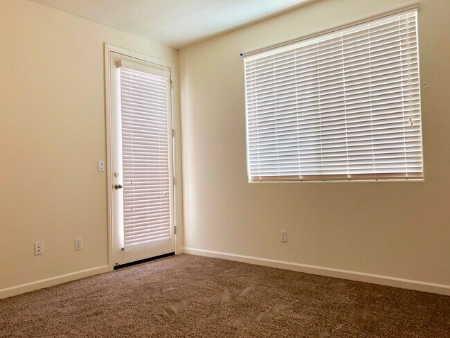 Photo - $2,150 Ashlan & Leonard, 3 Bedroom + Offic...