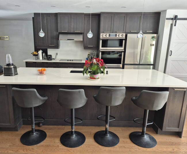 Photo - 621 John Kennedy Way