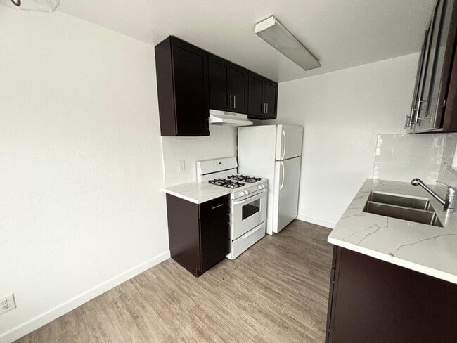 Photo - 530 N Ardmore Ave Apartamento