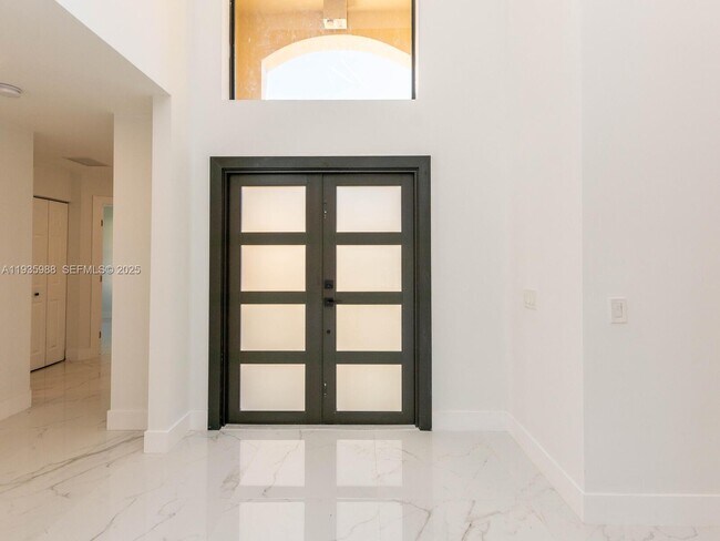 Photo - 381 Cameron Dr