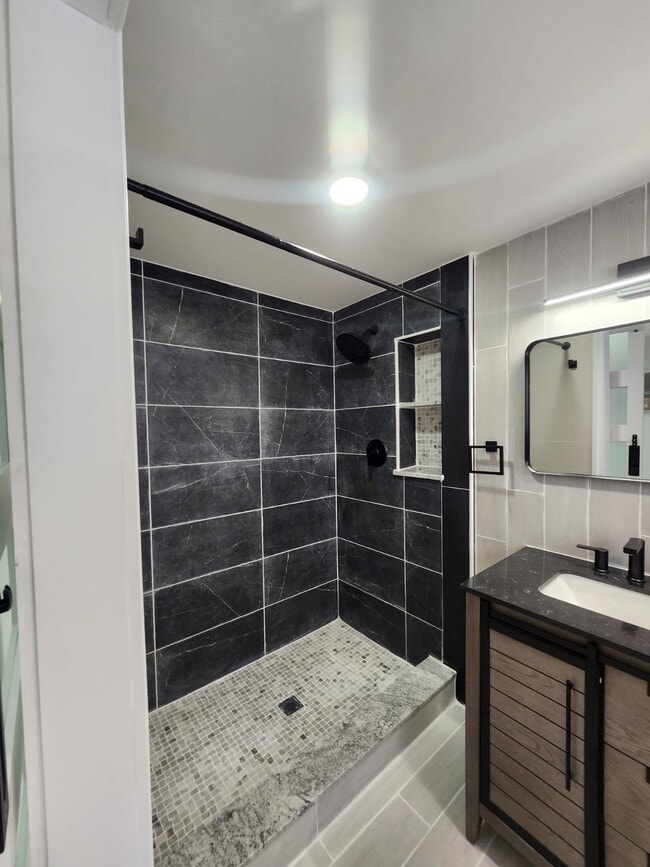 Photo - 537 S Clayton Ave