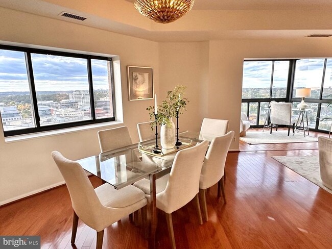 Photo - 900 N Stafford St Unidad 2632