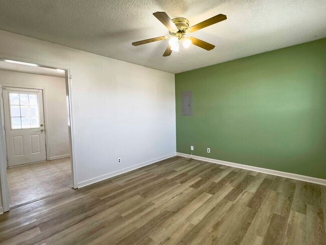 Photo - 1028 Bush Ave