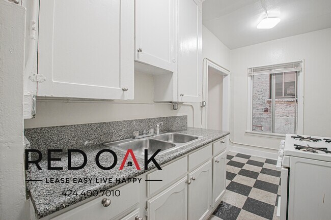 Photo - 425–427 S. Grand View St Unidad 5310