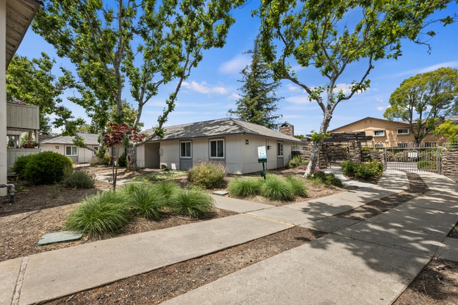Delta Pines Apartments