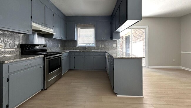 Building Photo - 2 & 3 Bedroom Townhomes in West Ashley Unit E