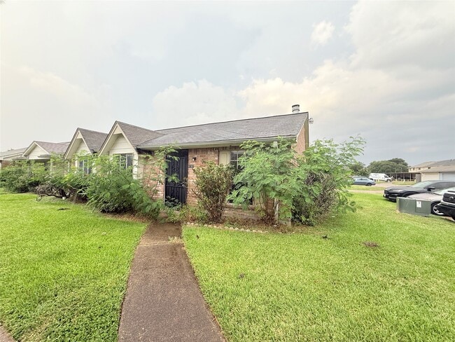 Building Photo - 6387 S Briar Bayou Dr Unit True