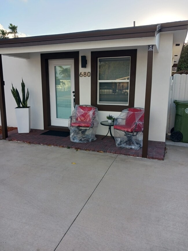 Photo - 680 E 8th Ave