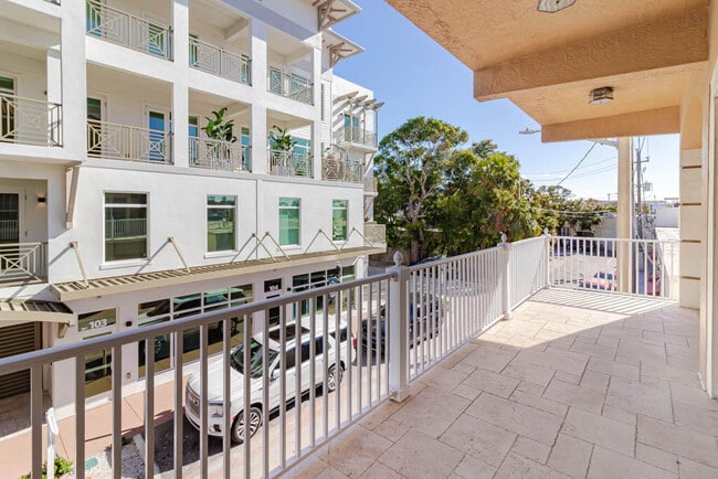 Photo - 47 SW Osceola St Unit 206