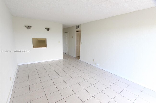 Photo - 4550 NW 9th St Unit 604E