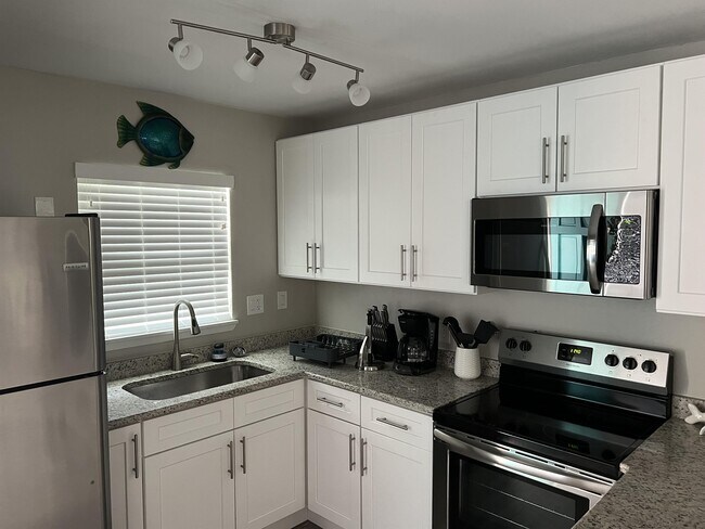 Photo - 6771 Park St S