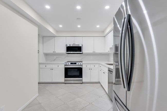 Photo - 5000 N Ocean Blvd Unit 908