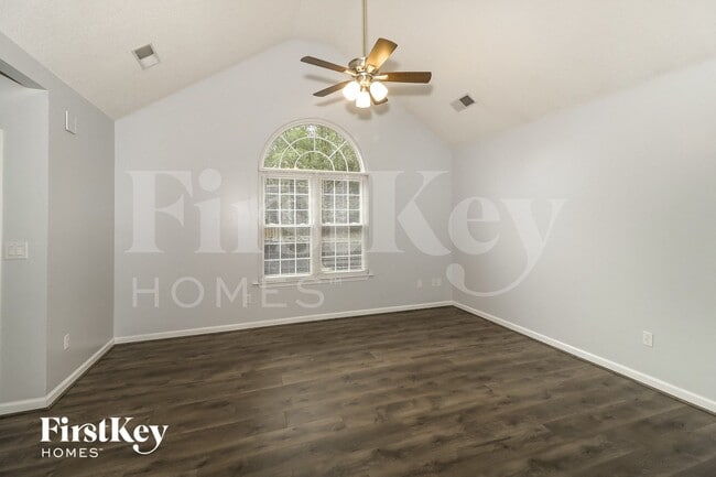 Photo - 1450 Eaglecreek Trail
