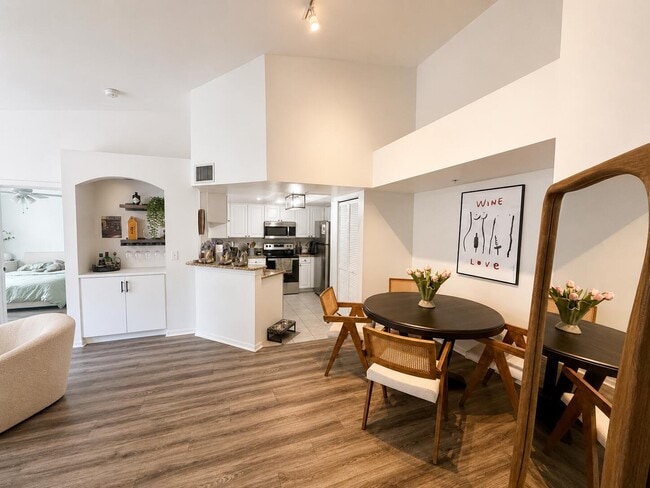 Photo - 600 Crestwood Ct N Unit 617