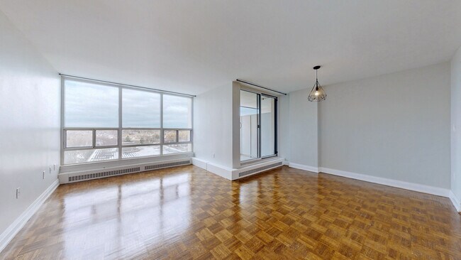 Photo - 111 Ridelle Avenue Apartments