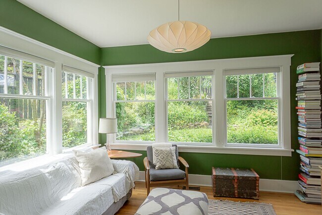 Photo - 4bd/2.5ba Seattle Home