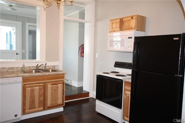 Photo - 266 State St