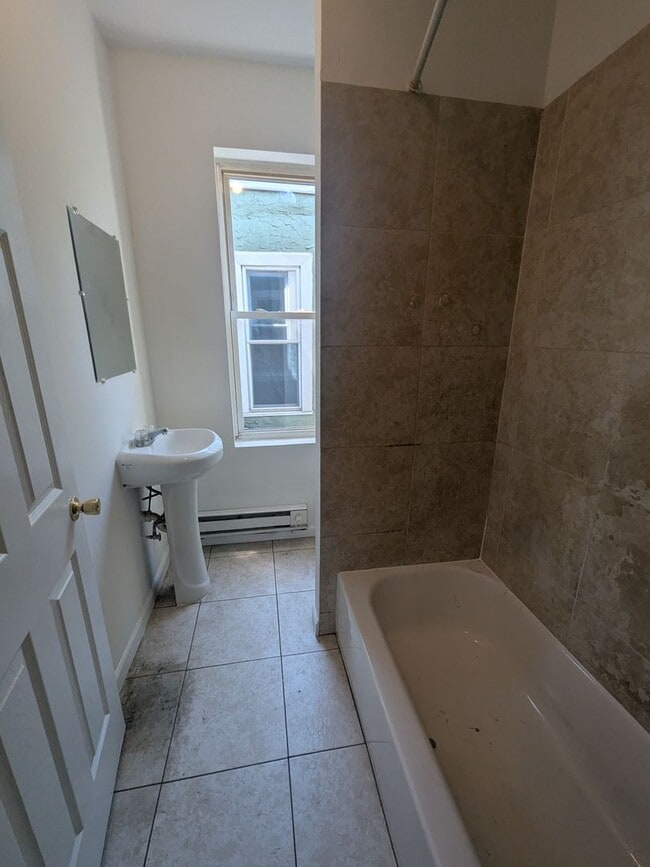 Photo - 1734 N Aberdeen St Unidad 2nd Fl.