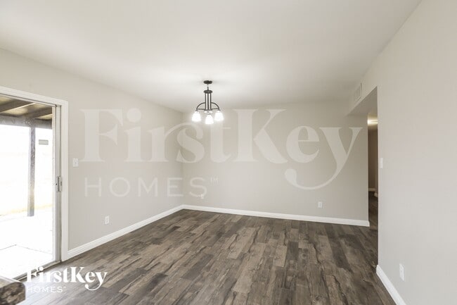 Photo - 1302 W Kristal Way