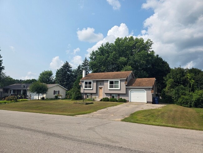 Photo - 4900 Thornapple Ln