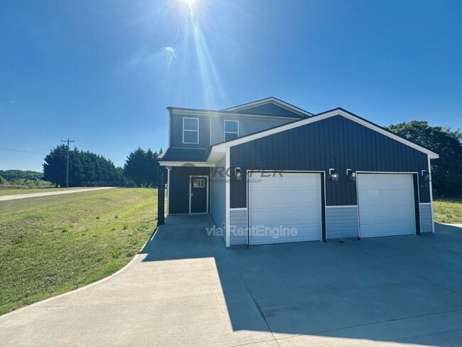 Building Photo - 4056 Parris Bridge Rd