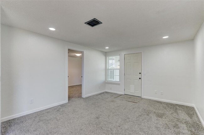 Photo - 2121 Meench Dr