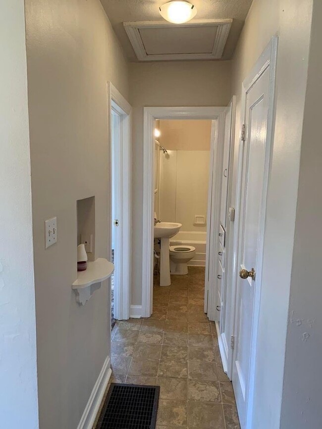 Photo - 1205-1207 MacArthur Cir Unit 1207