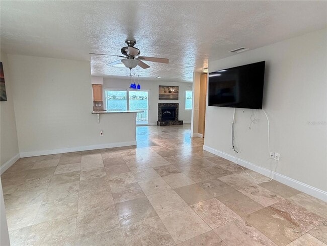 Photo - 679 Lake Dexter Cir