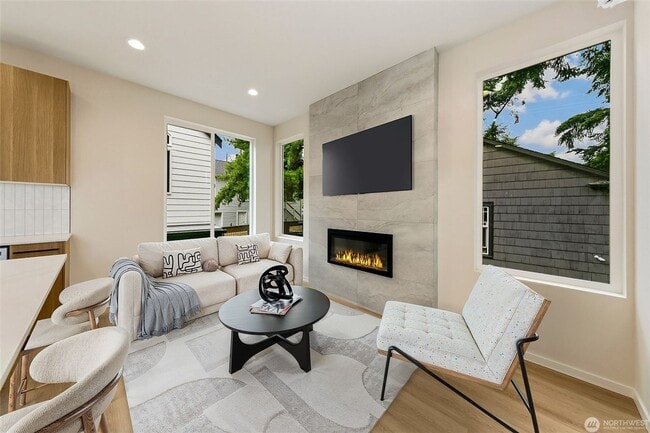 Photo - 9813 Linden Ave N