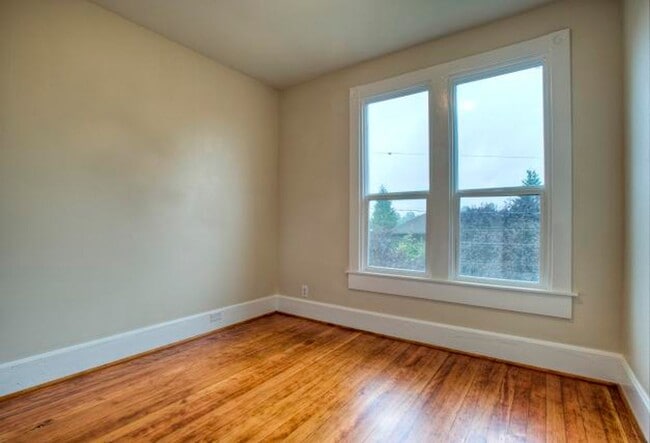 Photo - Top-Floor 3bed/1bath Duplex Unit in Cherry Hill! Unit 164