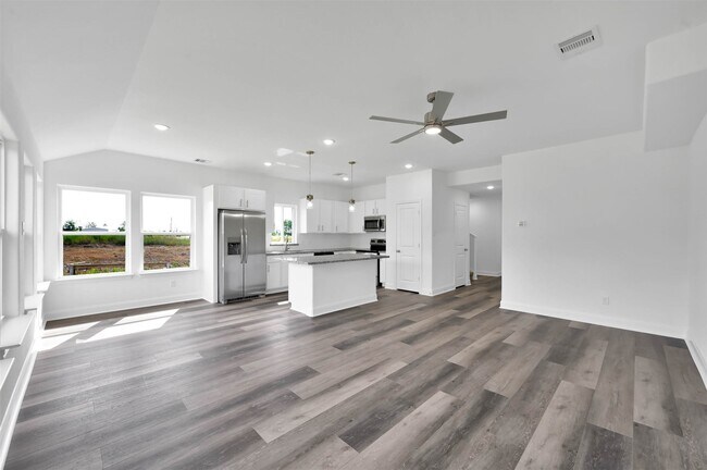 Photo - 1089 Rd 5740