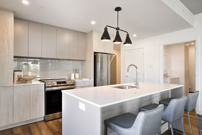 Photo - Le James Laval Apartments